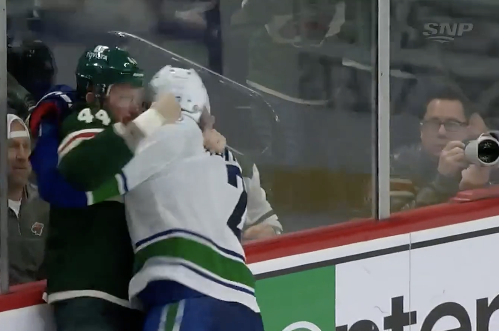 Vancouver Canucks, fight
